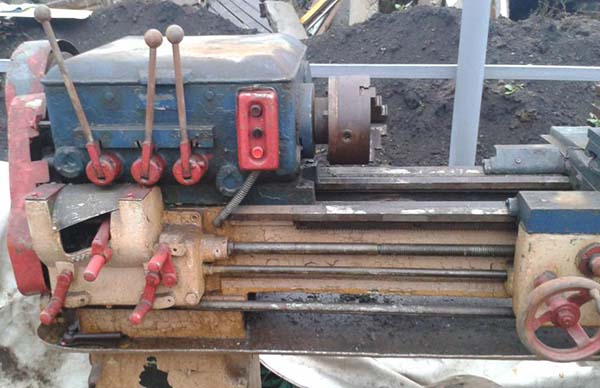 Загальний вигляд токарно-гвинторізного верстата 161-А 161-А Фото універсального токарно-гвинторізного верстата